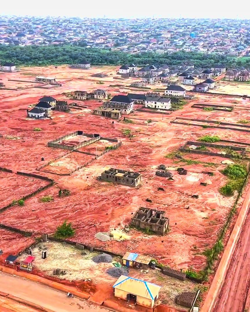 Land: Lavida Hills, plots surveyed