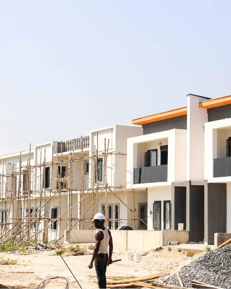 Construction: Iland Pro, homes going up